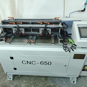 CNC-650 automata fecskefarkú maró- és csapozógép